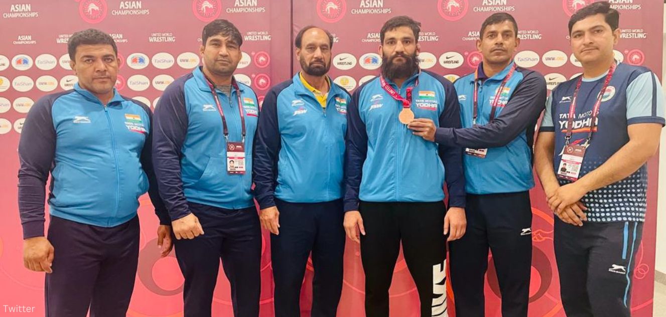 India Secures a Silver and Two Bronze Medals at the Asian Wrestling Championships