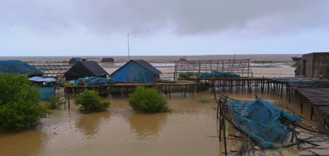 Cyclone Dana hits Odisha, West Bengal: landfall and heavy rains. Trains and airlines resume operations